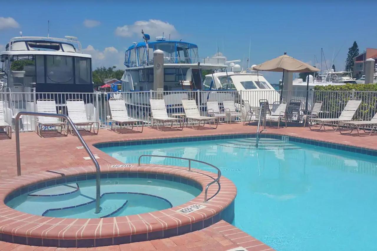 Bay Front Oasis Apartment St. Pete Beach Exterior photo